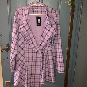 FashionNova pink short set.